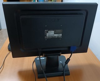 Ordenador: Torre, pantalla, teclado y ratón