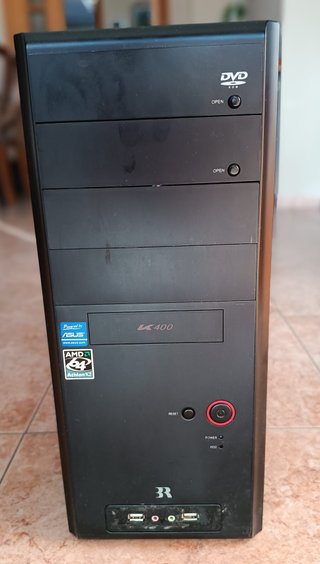 Ordenador: Torre, pantalla, teclado y ratón