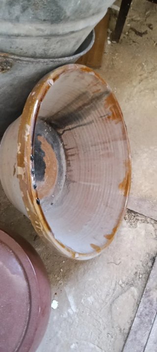 Lebrillo antiguo de cerámica
