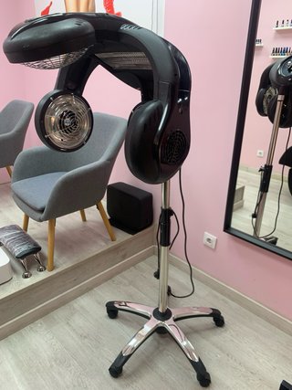 Mobiliario Peluquería y Manicura