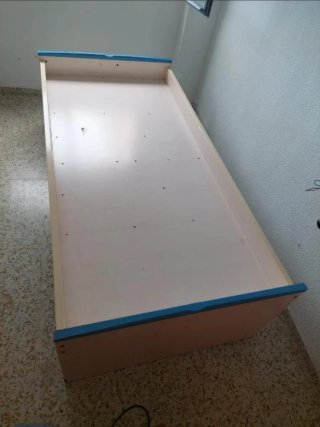 Cama y colchon con 4 cajones y armario-NEGOCIABLE