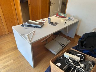 Escritorio de oficina blanco y madera. ofitres
