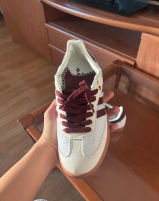 Adidas Spezial Marrones y Blancas