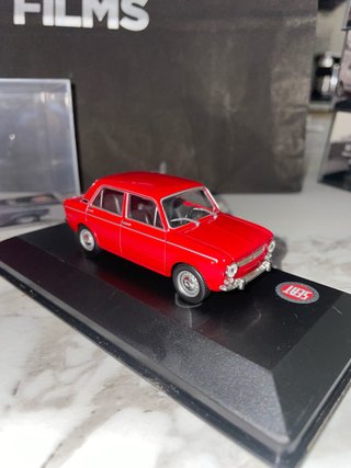 SEAT 850 E 4 Puertas 1/43