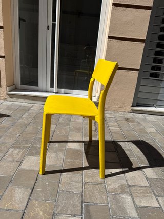 Silla de Plástico Amarilla