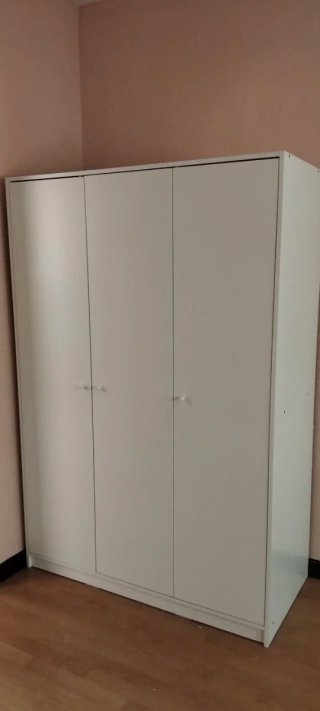 Armario blanco de Ikea. 3 puertas