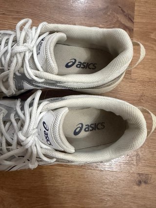 Zapatillas Asics Talla 38 Plata y Blanco