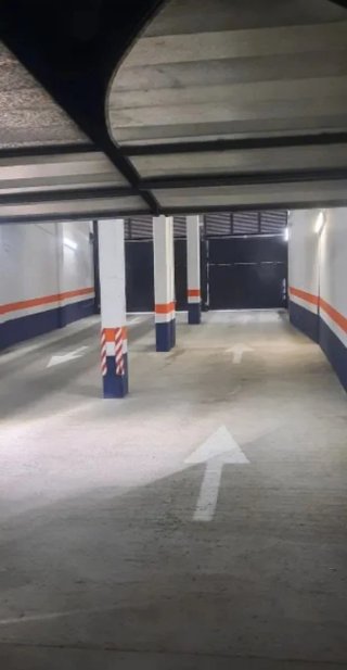 Se alquila garaje en Santa Marta
