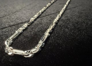 Cadena de plata estilo eslabón