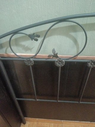 Cabecero de cama de metal