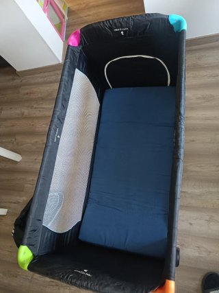 Cuna de viaje con colchón