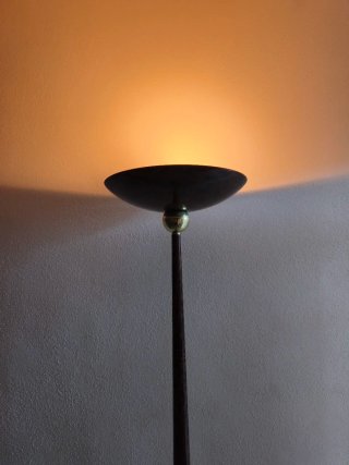 Lámpara de pie regulable