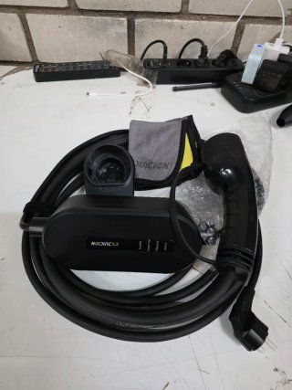 Cargador Coche Eléctrico Bolsa Negra