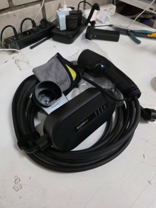 Cargador Coche Eléctrico Bolsa Negra