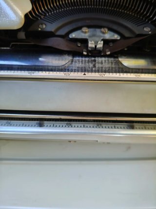Máquina de escribir Olympia Splendid 33 y maletín