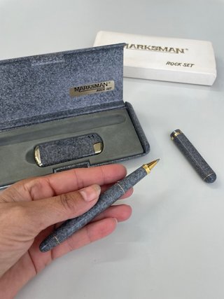 Estuche bolígrafo y mechero Marksman Rock Set