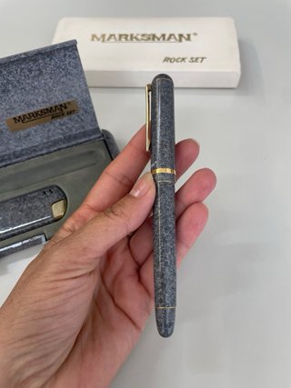 Estuche bolígrafo y mechero Marksman Rock Set