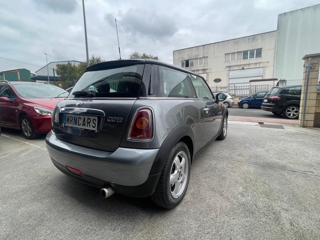 MINI Cooper 2010