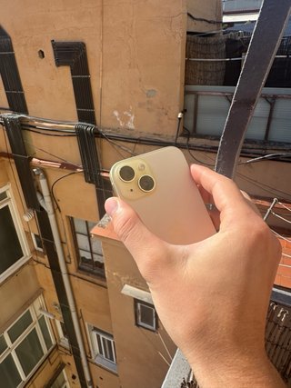 iPhone 15 Amarillo