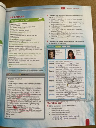GOLD EXPERIENCE B1 STUDENTS' BOOK AND DVD-ROM PACK
