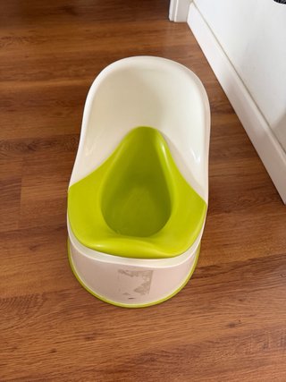 Trona IKEA para Bebé más bañera y orinal