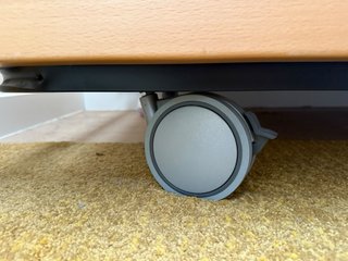 Cama individual con cabecero, colchón y edredon