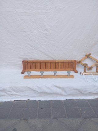 !OCASIÓN! Lote o sueltos de 5 percheros de madera