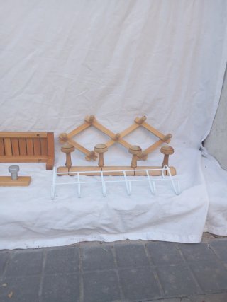 !OCASIÓN! Lote o sueltos de 5 percheros de madera