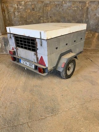 Remolque para coche con tapa