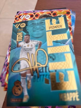 Lote 210 Cromos Panini Liga MGK