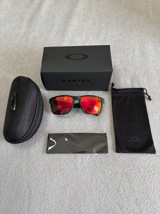 Gafas de sol Oakley Holbrook Negro/Rojo talla 55