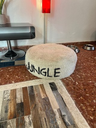 Puf Redondo Beige Welcome to the Jungle