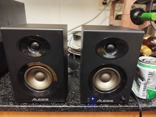Altavoces Alesis Elevate 3