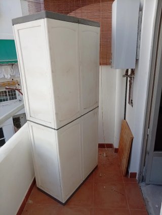 Armario de resina / plástico para terraza o balcón