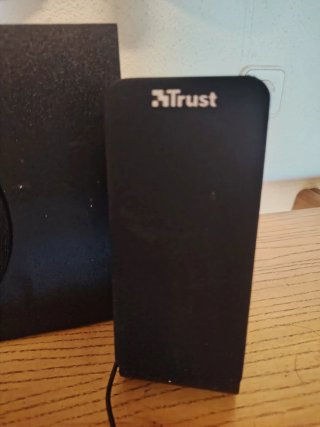 Altavoces PC 2.1 Trust con Subwoofer
