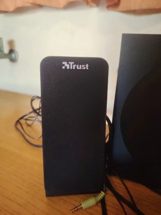 Altavoces PC 2.1 Trust con Subwoofer