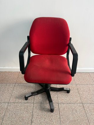 Silla de oficina roja