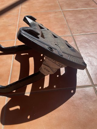 Soporte GIVI Negro