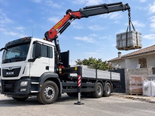 Camion pluma grua