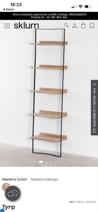 Estantería de metal y madera