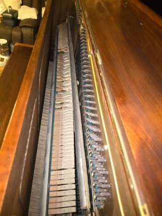 Prestigioso Piano antiguo Rivalta, Un regalo