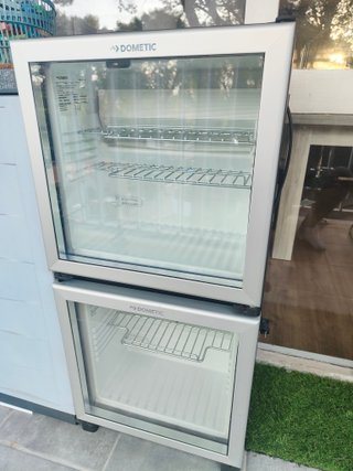 2 Minibares Dometic con puerta de cristal
