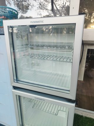 2 Minibares Dometic con puerta de cristal