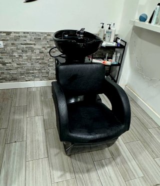 Se vende mobiliario de peluquería todo 2500€