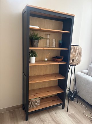 Mueble TV negro y madera, mesa centro, estanteria