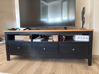 Mueble TV negro y madera, mesa centro, estanteria