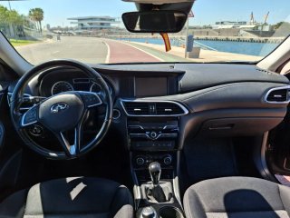 Infiniti Q30 2019