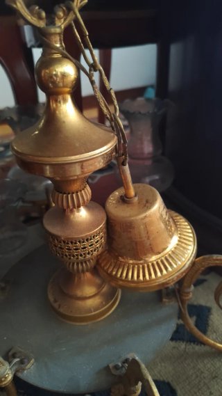 Lámpara de Techo Clásica Dorada