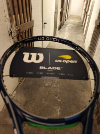 Racchetta Wilson Blade V9 US Open Ed. Limitata