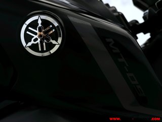 YAMAHA MT-09